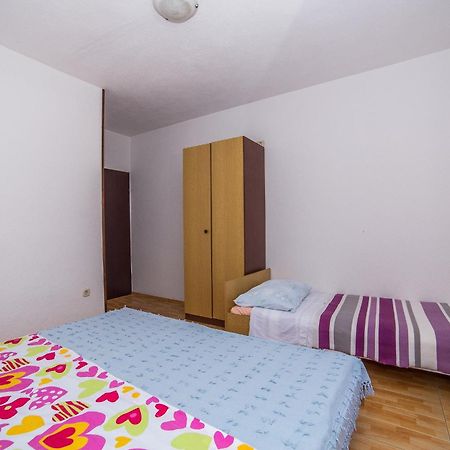 Apartments And Rooms Drpic Splitska Exterior photo